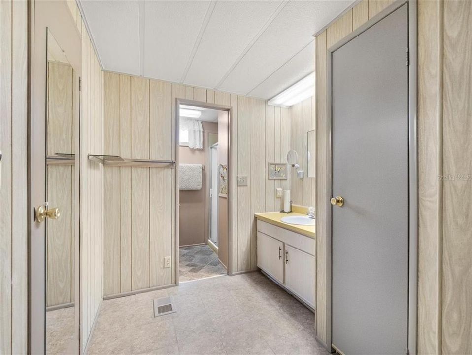 待售: $135,000 (2 贝兹, 2 浴室, 1152 平方英尺)