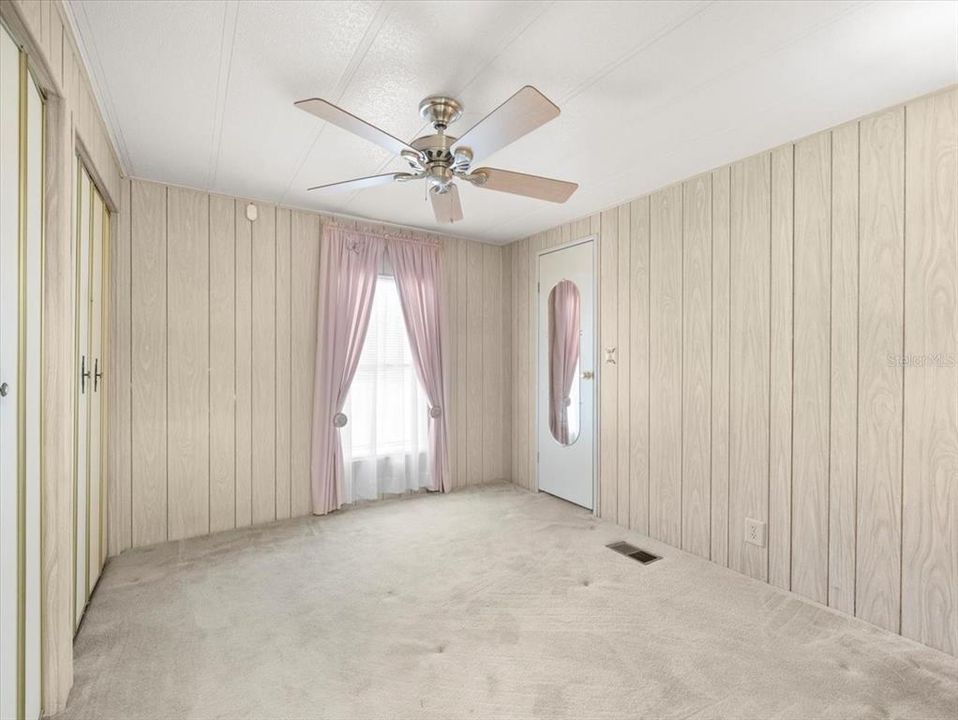 待售: $135,000 (2 贝兹, 2 浴室, 1152 平方英尺)