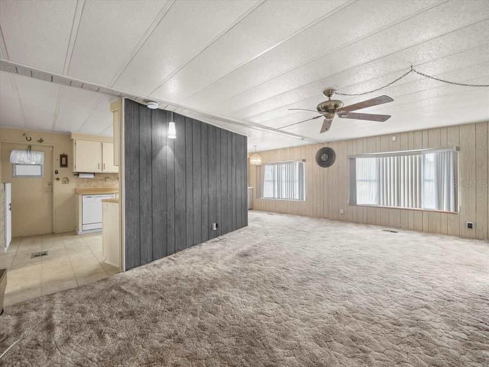 待售: $135,000 (2 贝兹, 2 浴室, 1152 平方英尺)