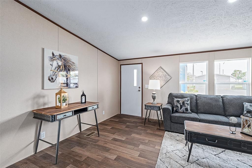 For Sale: $242,500 (3 beds, 2 baths, 1450 Square Feet)