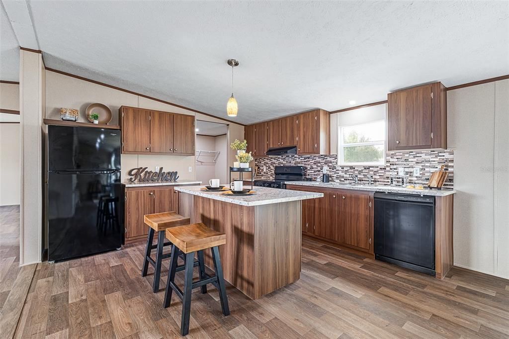 For Sale: $242,500 (3 beds, 2 baths, 1450 Square Feet)