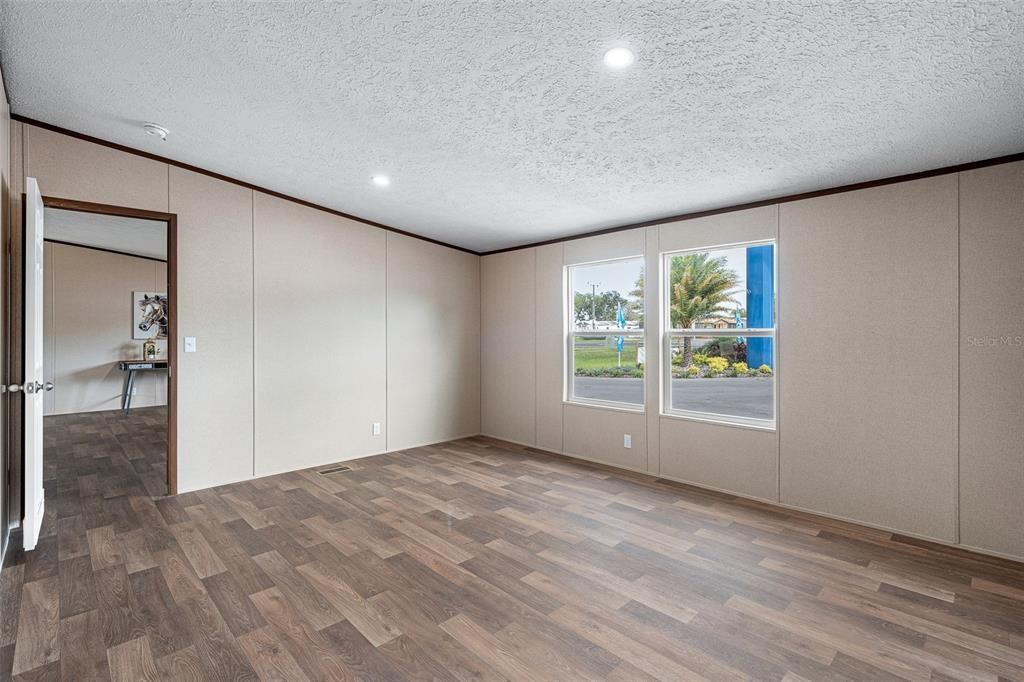 For Sale: $242,500 (3 beds, 2 baths, 1450 Square Feet)