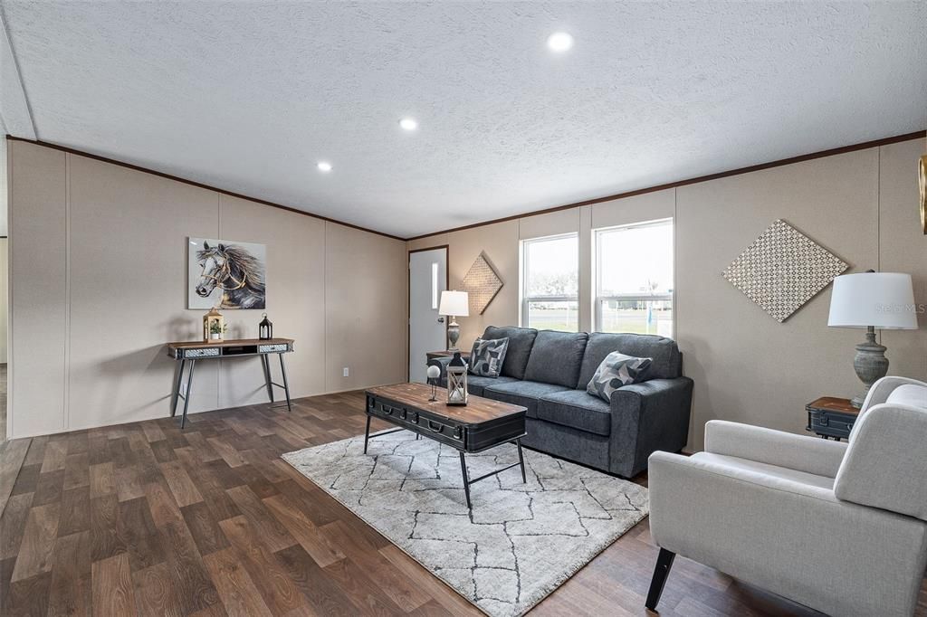 For Sale: $242,500 (3 beds, 2 baths, 1450 Square Feet)