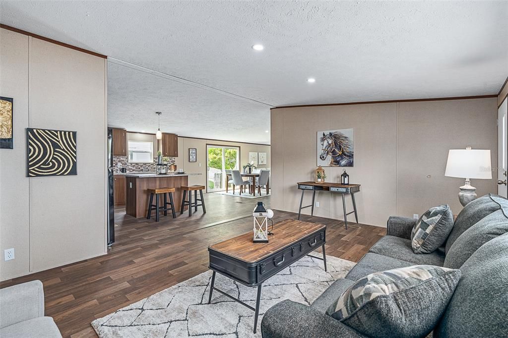 For Sale: $242,500 (3 beds, 2 baths, 1450 Square Feet)