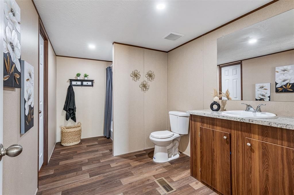 For Sale: $242,500 (3 beds, 2 baths, 1450 Square Feet)