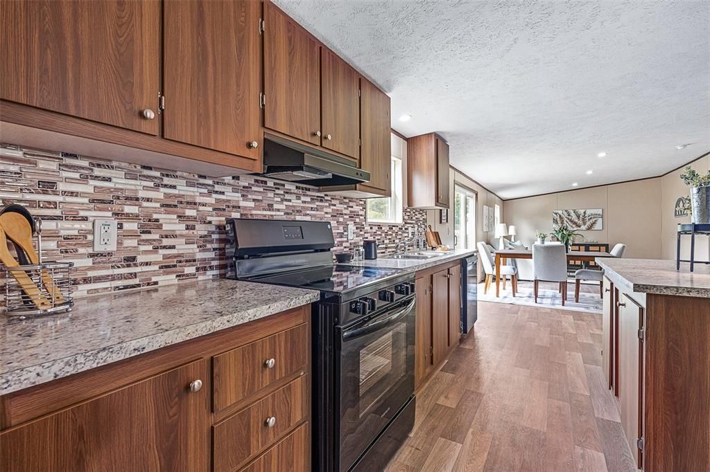 For Sale: $242,500 (3 beds, 2 baths, 1450 Square Feet)