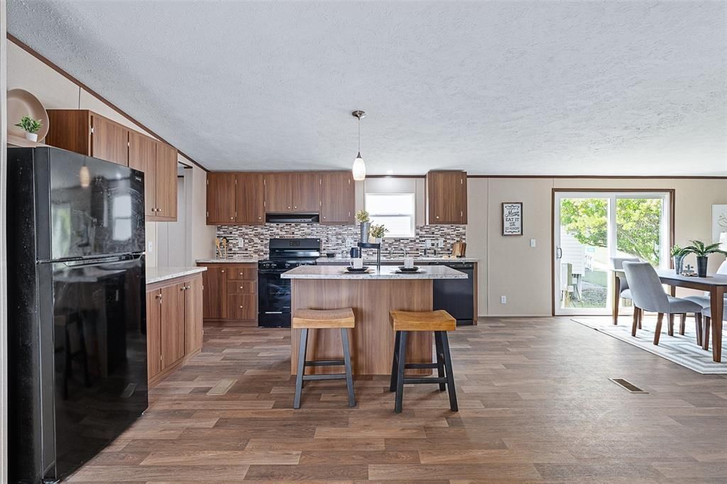 For Sale: $242,500 (3 beds, 2 baths, 1450 Square Feet)