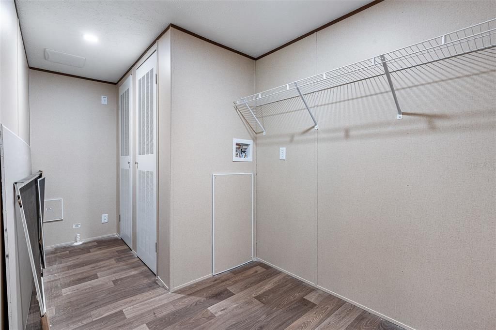 For Sale: $242,500 (3 beds, 2 baths, 1450 Square Feet)