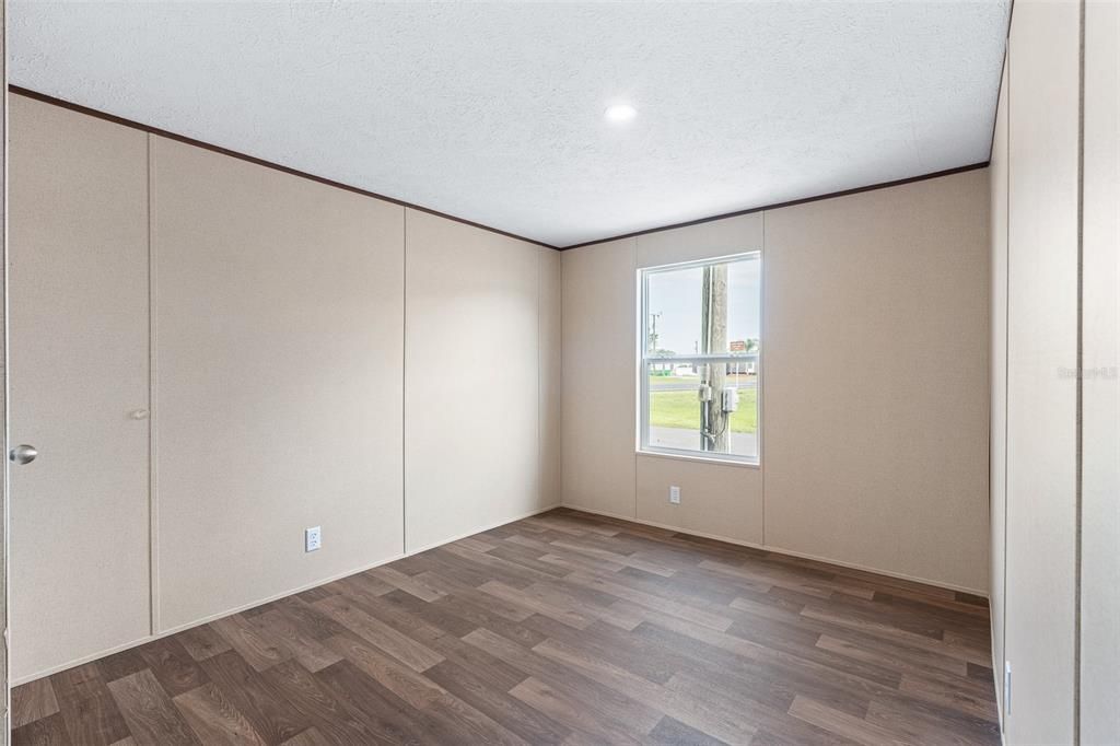 For Sale: $242,500 (3 beds, 2 baths, 1450 Square Feet)