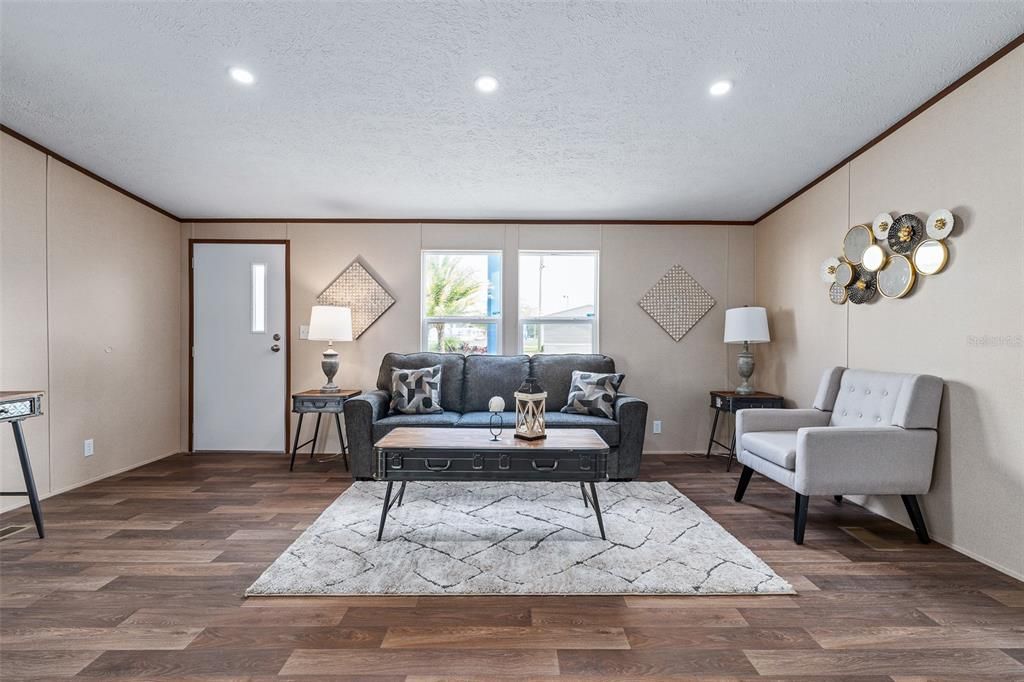 For Sale: $242,500 (3 beds, 2 baths, 1450 Square Feet)