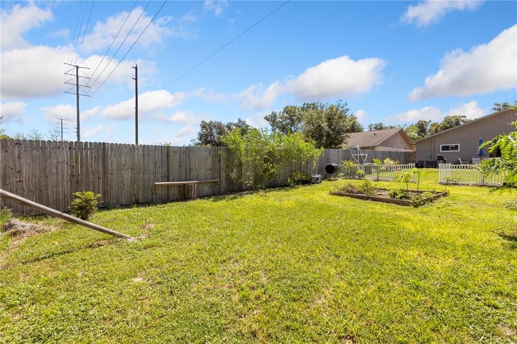 待售: $279,000 (3 贝兹, 2 浴室, 1044 平方英尺)