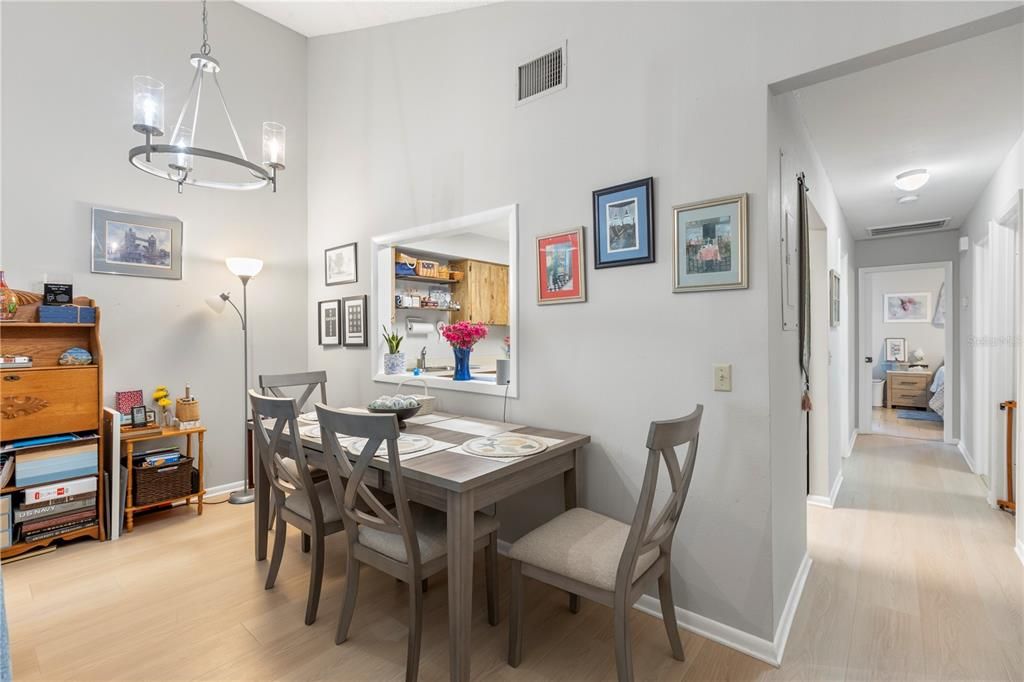 待售: $279,000 (3 贝兹, 2 浴室, 1044 平方英尺)