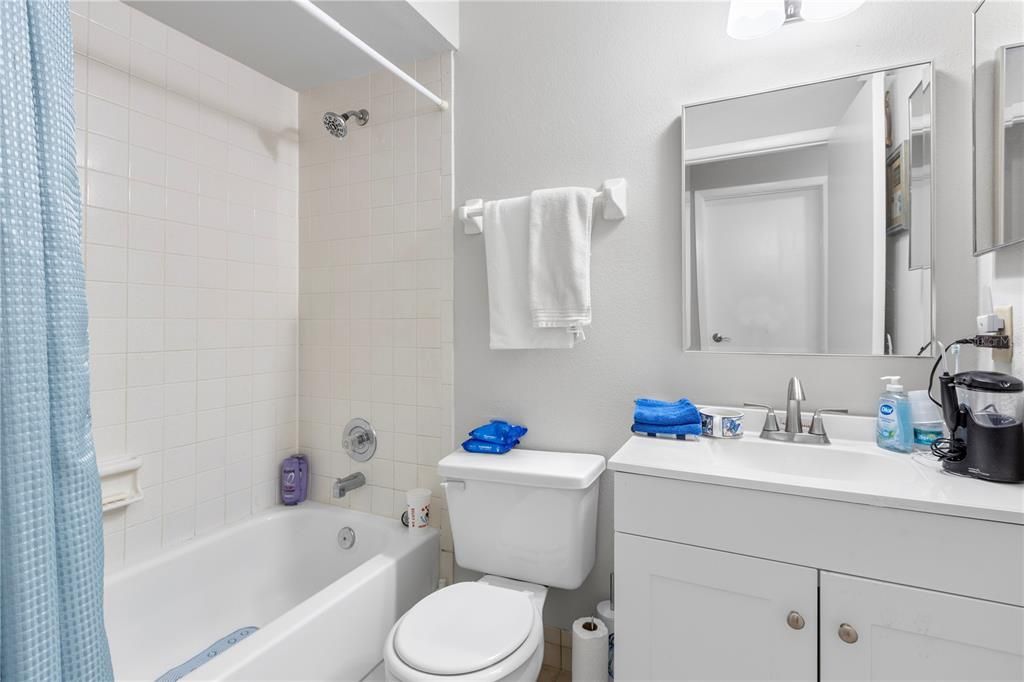 待售: $279,000 (3 贝兹, 2 浴室, 1044 平方英尺)