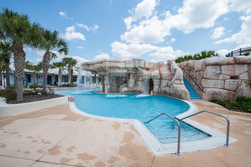 出租: $1,900 (3 贝兹, 2 浴室, 1383 平方英尺)