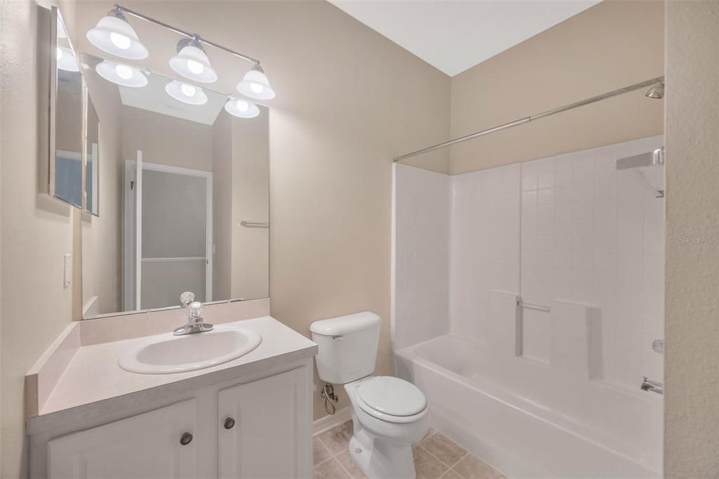 出租: $1,900 (3 贝兹, 2 浴室, 1383 平方英尺)