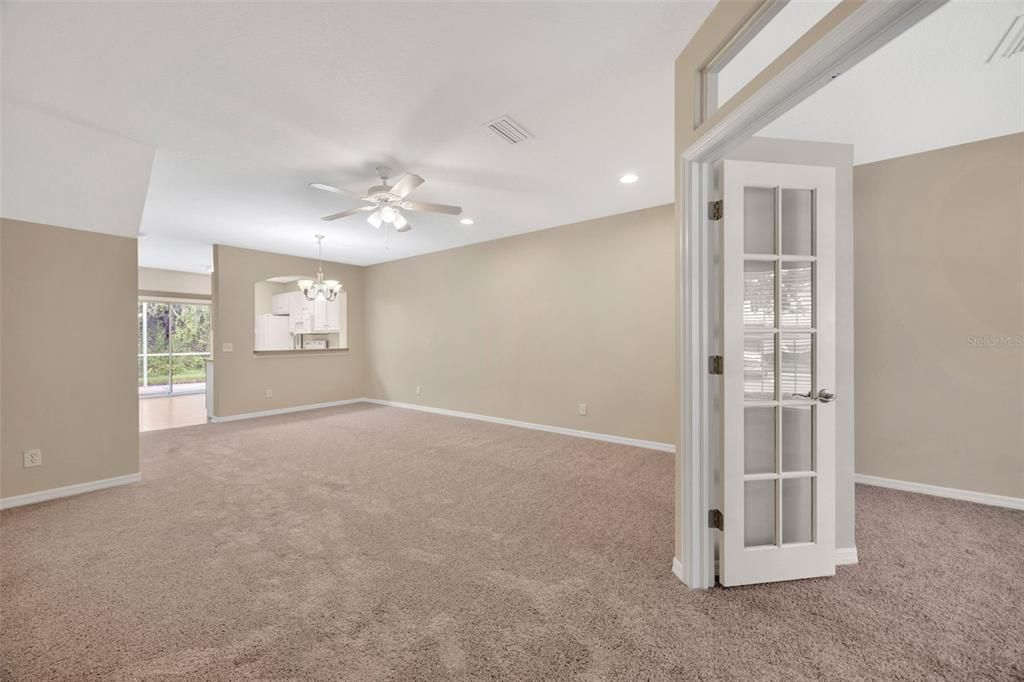 出租: $1,900 (3 贝兹, 2 浴室, 1383 平方英尺)