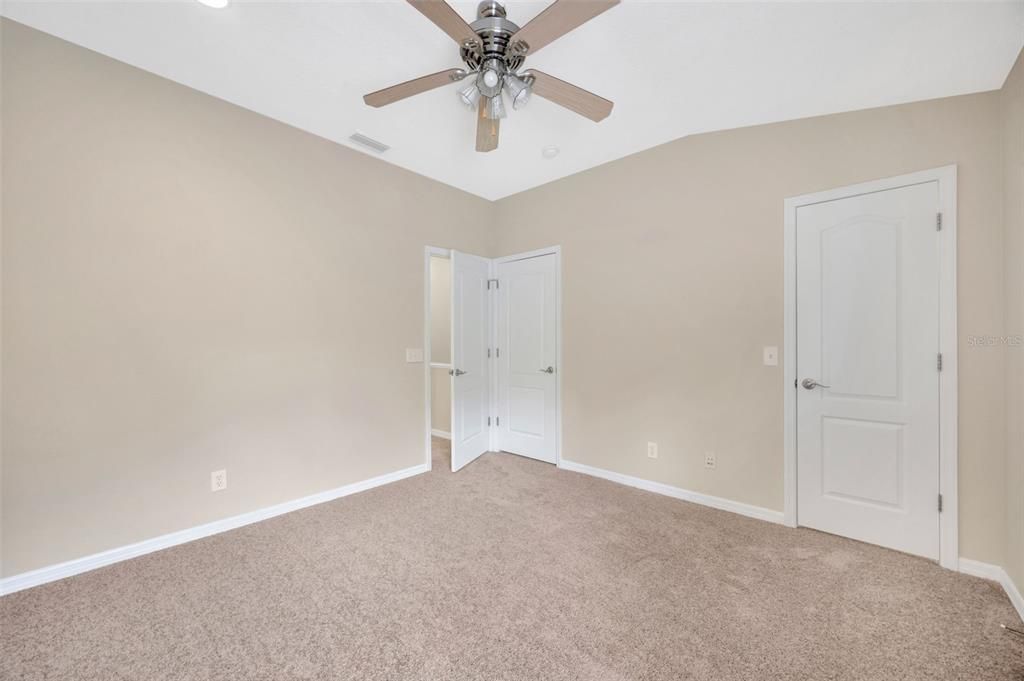 出租: $1,900 (3 贝兹, 2 浴室, 1383 平方英尺)