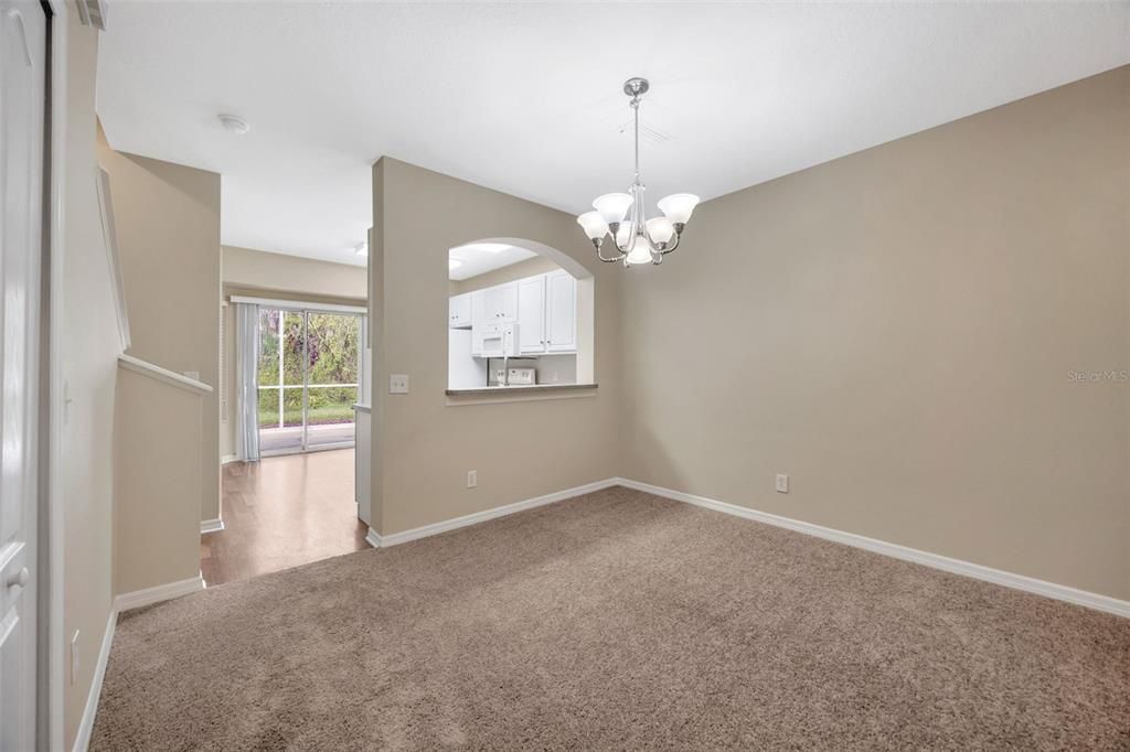 出租: $1,900 (3 贝兹, 2 浴室, 1383 平方英尺)