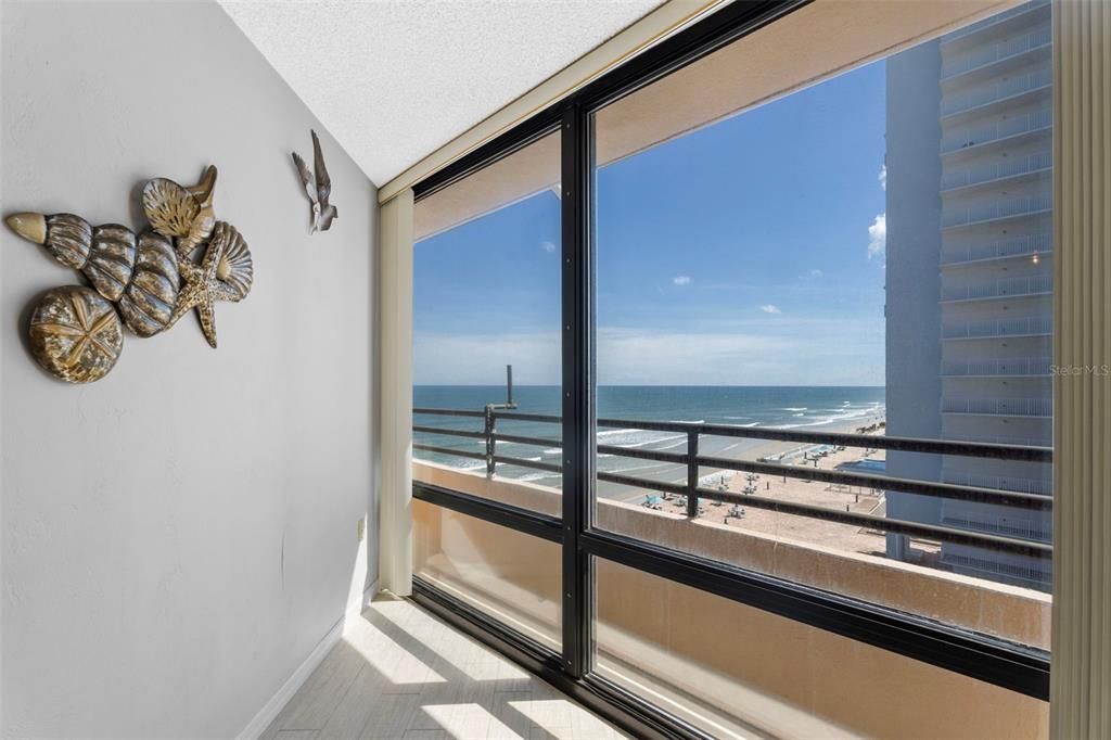 For Sale: $285,000 (2 beds, 2 baths, 1189 Square Feet)