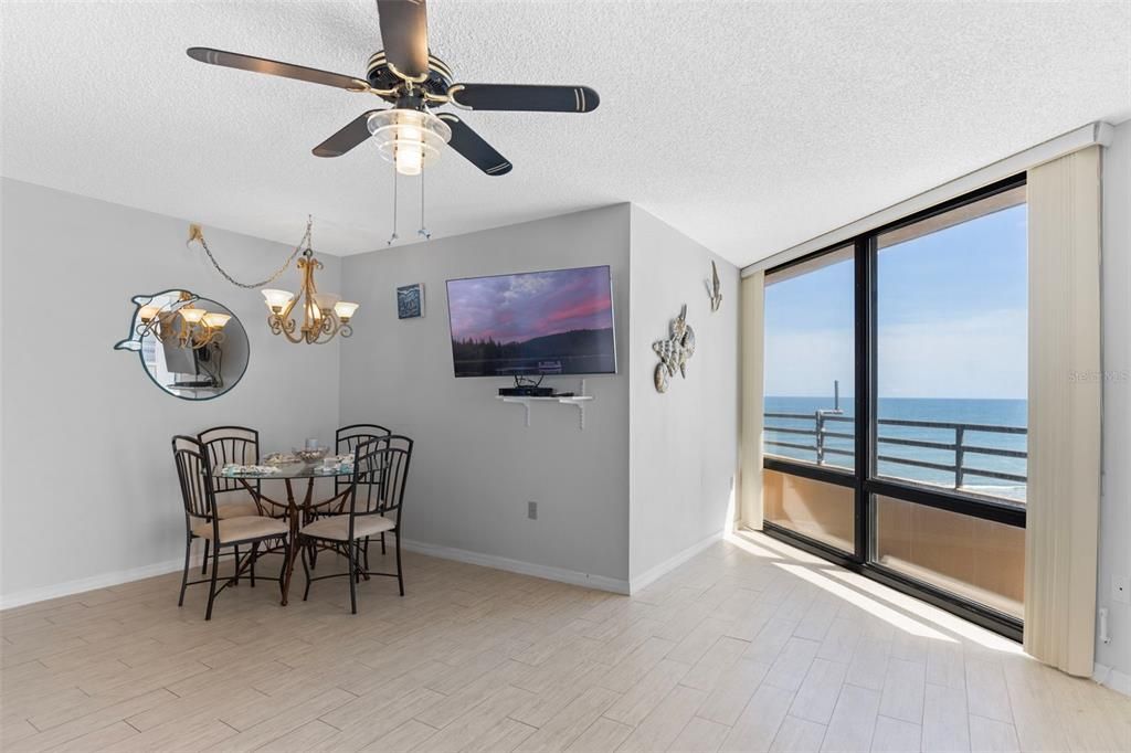 For Sale: $285,000 (2 beds, 2 baths, 1189 Square Feet)