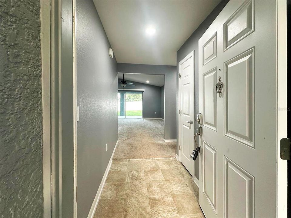 Под контрактом: $2,000 (4 спален, 2 ванн, 1690 Квадратных фут)