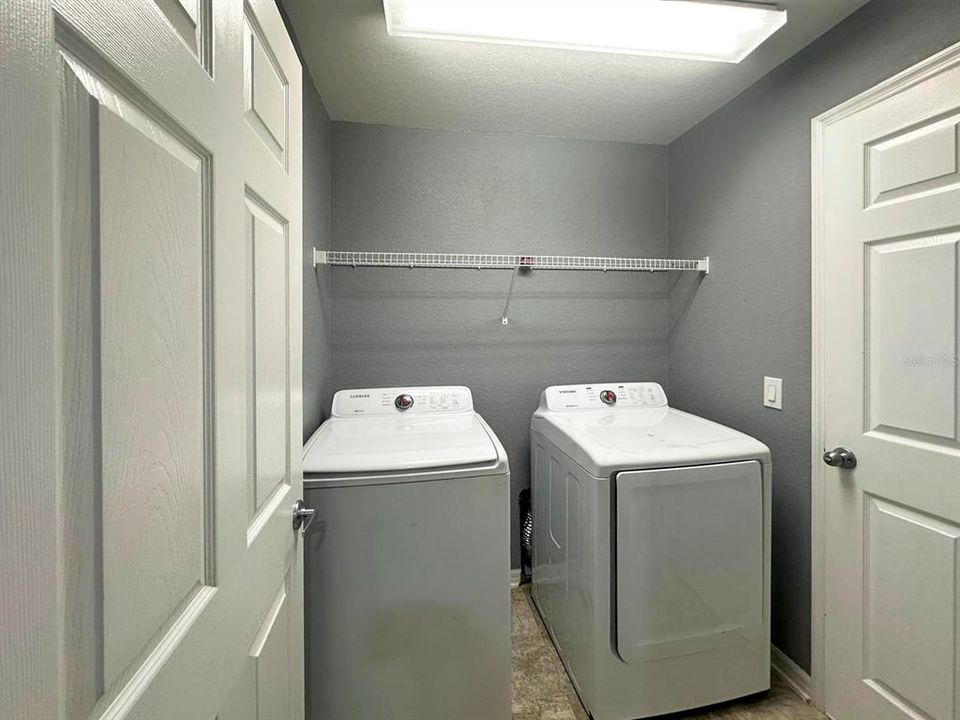 Под контрактом: $2,000 (4 спален, 2 ванн, 1690 Квадратных фут)