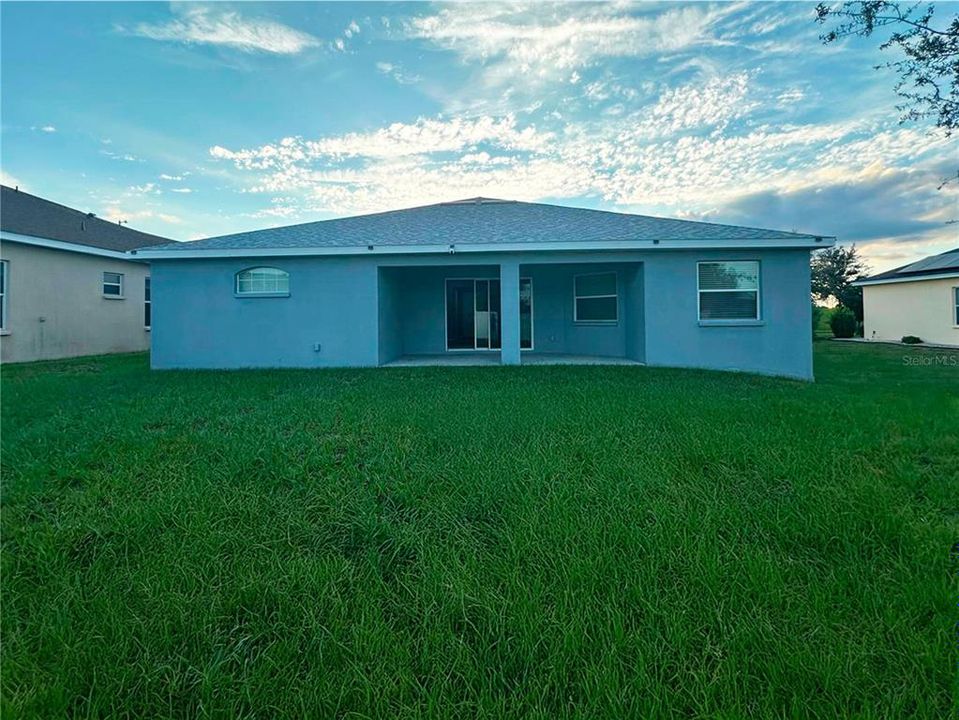 Под контрактом: $2,000 (4 спален, 2 ванн, 1690 Квадратных фут)