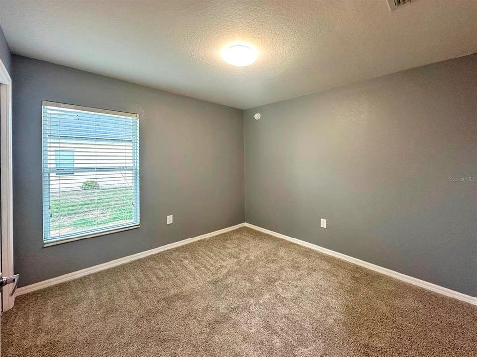 Под контрактом: $2,000 (4 спален, 2 ванн, 1690 Квадратных фут)