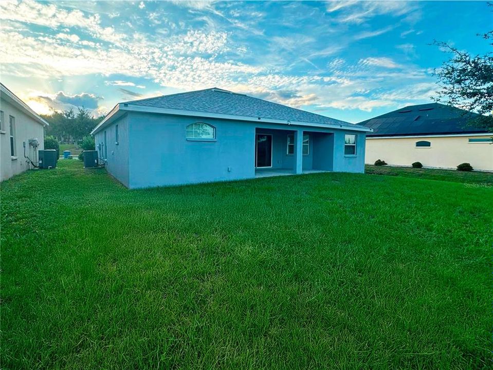 Под контрактом: $2,000 (4 спален, 2 ванн, 1690 Квадратных фут)