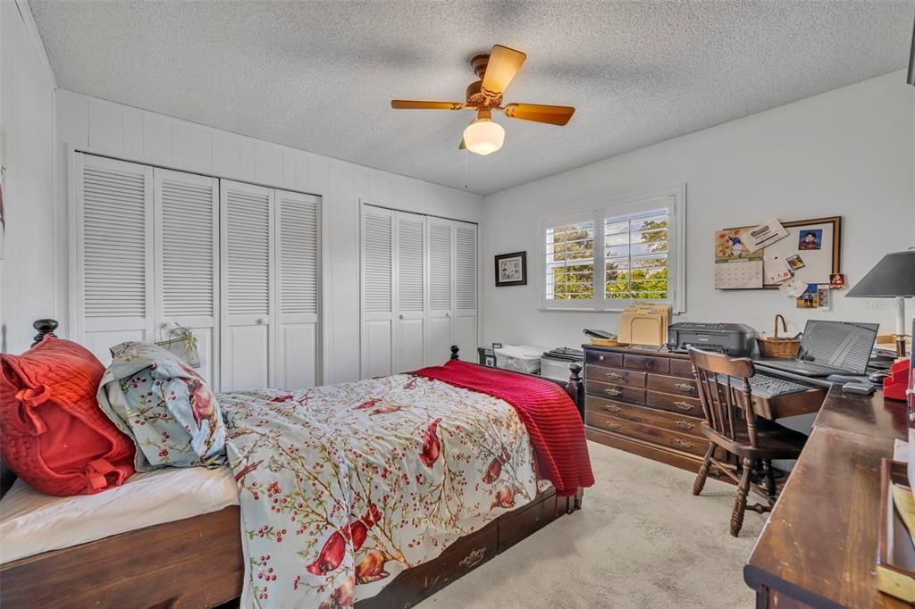 Activo con contrato: $600,000 (4 camas, 2 baños, 2668 Pies cuadrados)