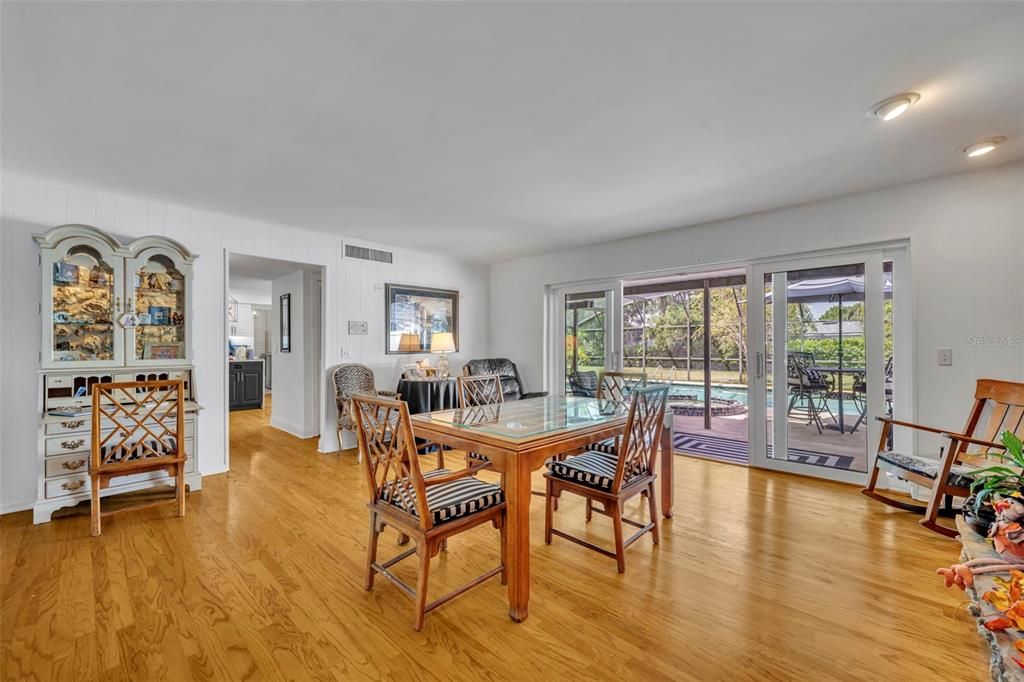 Activo con contrato: $600,000 (4 camas, 2 baños, 2668 Pies cuadrados)