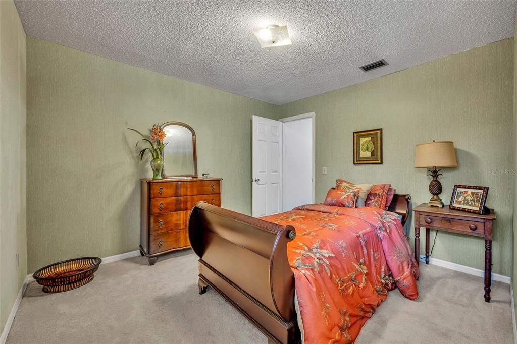 Activo con contrato: $600,000 (4 camas, 2 baños, 2668 Pies cuadrados)