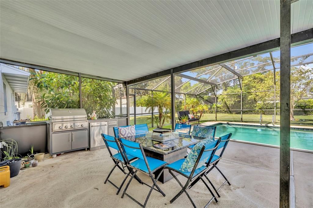 Activo con contrato: $600,000 (4 camas, 2 baños, 2668 Pies cuadrados)