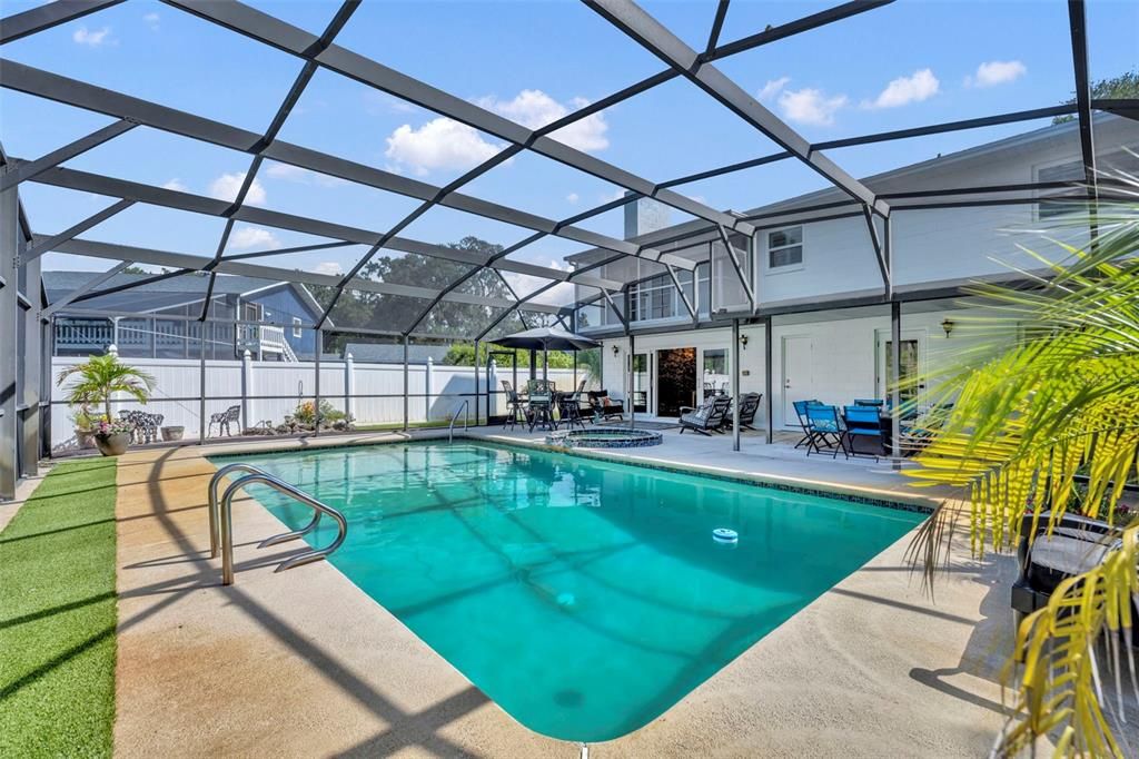 Activo con contrato: $600,000 (4 camas, 2 baños, 2668 Pies cuadrados)