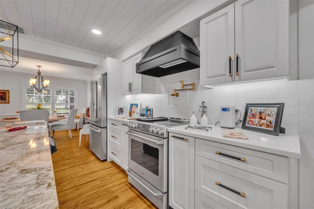 Activo con contrato: $600,000 (4 camas, 2 baños, 2668 Pies cuadrados)