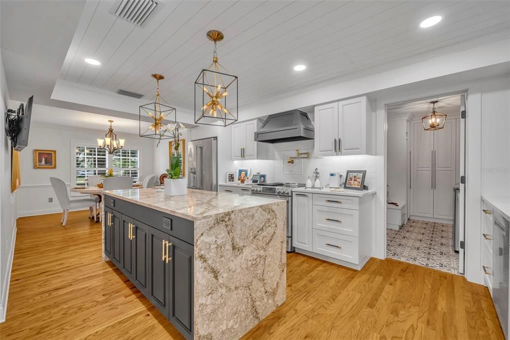 Activo con contrato: $600,000 (4 camas, 2 baños, 2668 Pies cuadrados)