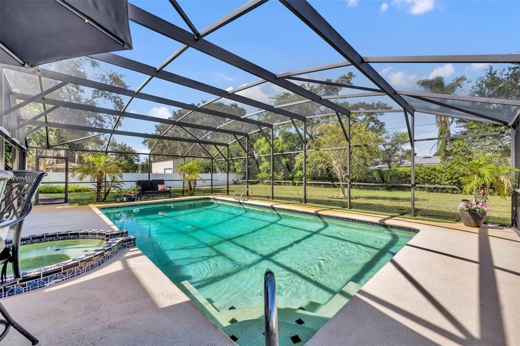 Activo con contrato: $600,000 (4 camas, 2 baños, 2668 Pies cuadrados)