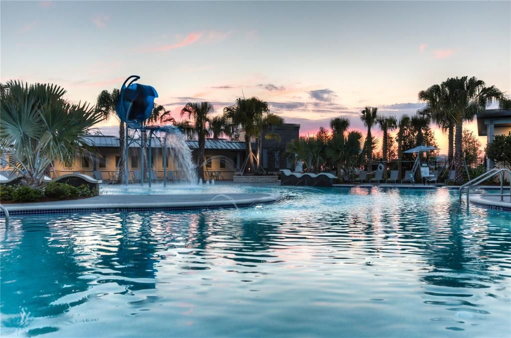 Под контрактом: $1,018,860 (4 спален, 3 ванн, 2940 Квадратных фут)