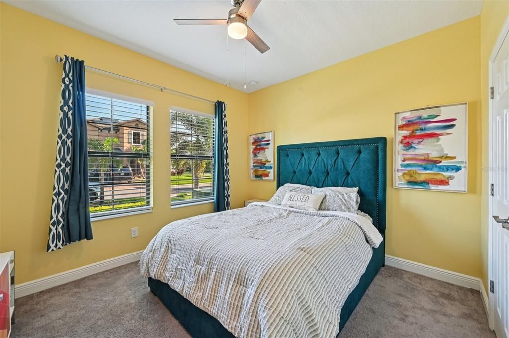 En Venta: $725,000 (5 camas, 3 baños, 3381 Pies cuadrados)