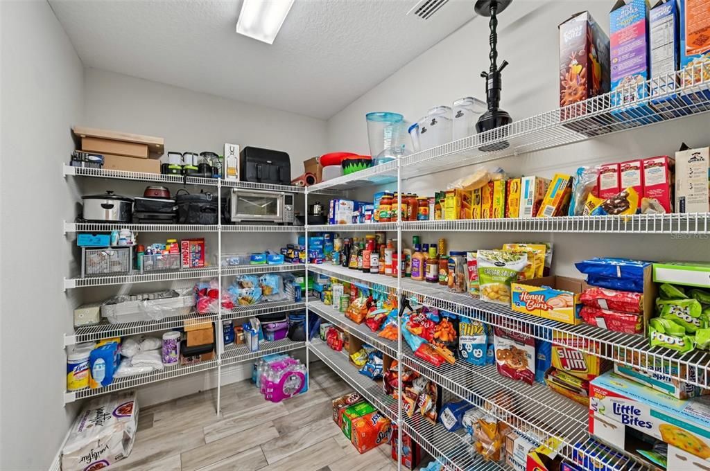 En Venta: $725,000 (5 camas, 3 baños, 3381 Pies cuadrados)