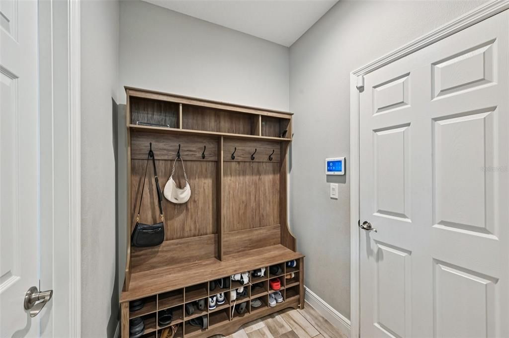 En Venta: $725,000 (5 camas, 3 baños, 3381 Pies cuadrados)