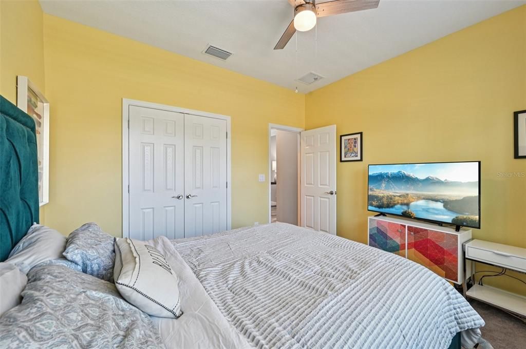 En Venta: $725,000 (5 camas, 3 baños, 3381 Pies cuadrados)