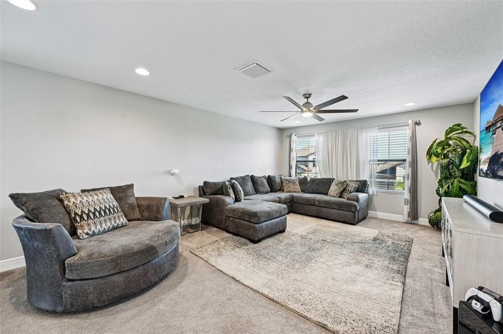 En Venta: $725,000 (5 camas, 3 baños, 3381 Pies cuadrados)