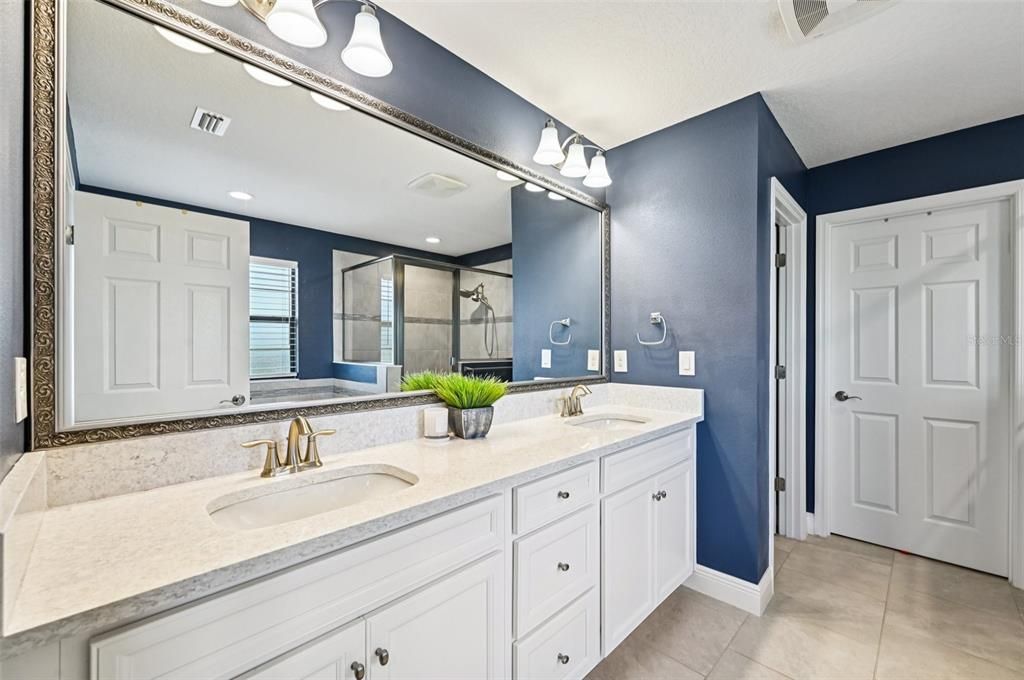 En Venta: $725,000 (5 camas, 3 baños, 3381 Pies cuadrados)