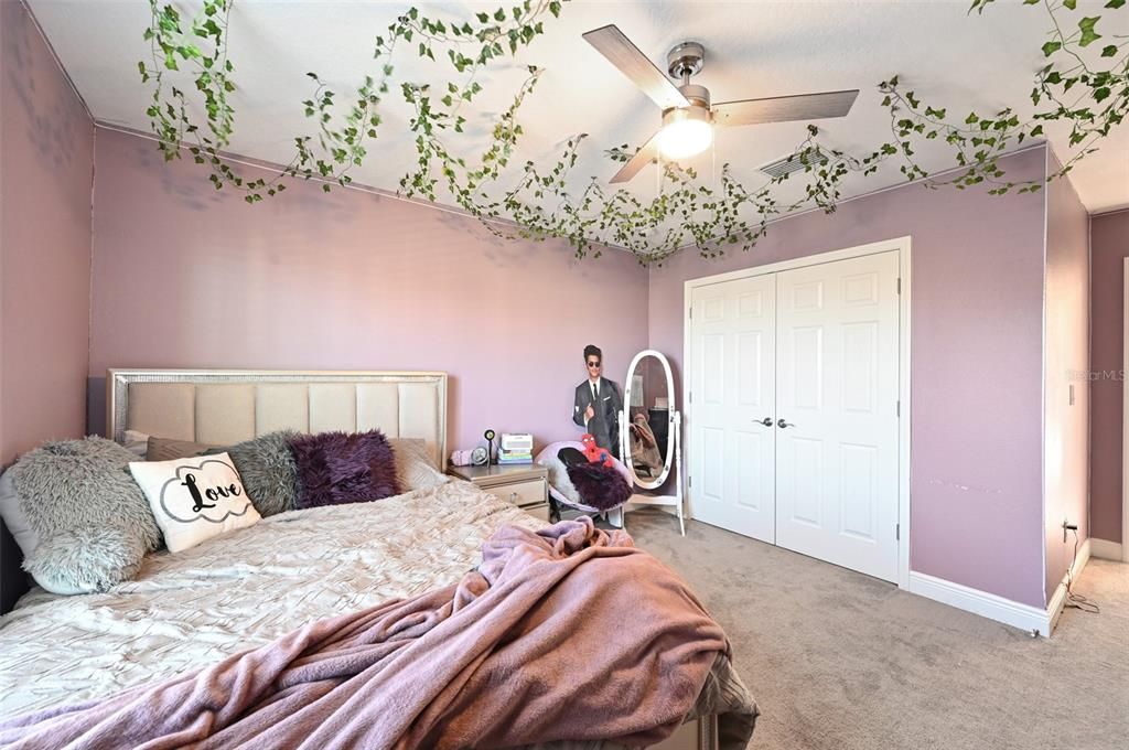 En Venta: $725,000 (5 camas, 3 baños, 3381 Pies cuadrados)