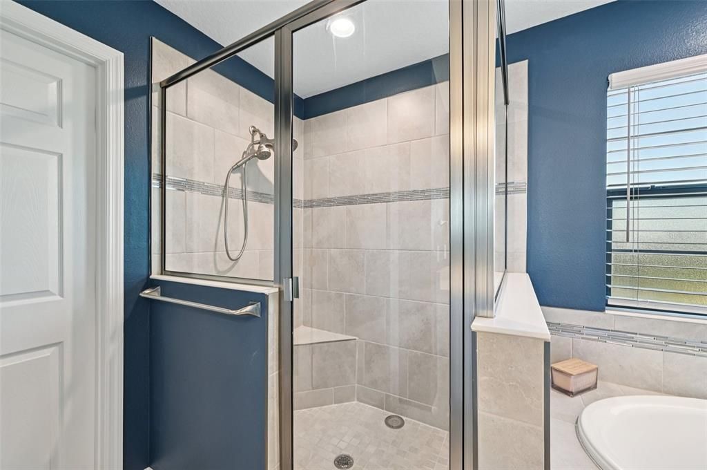 En Venta: $725,000 (5 camas, 3 baños, 3381 Pies cuadrados)