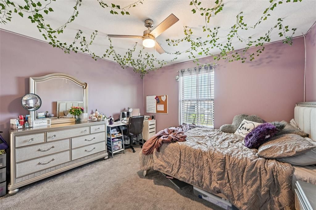 En Venta: $725,000 (5 camas, 3 baños, 3381 Pies cuadrados)