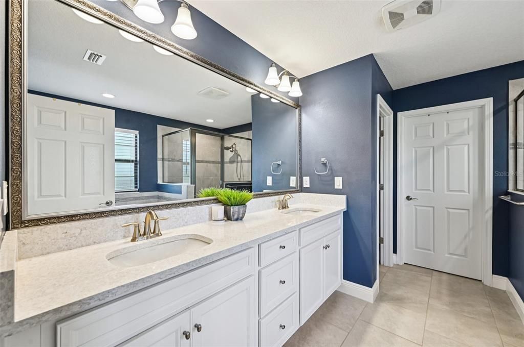 En Venta: $725,000 (5 camas, 3 baños, 3381 Pies cuadrados)