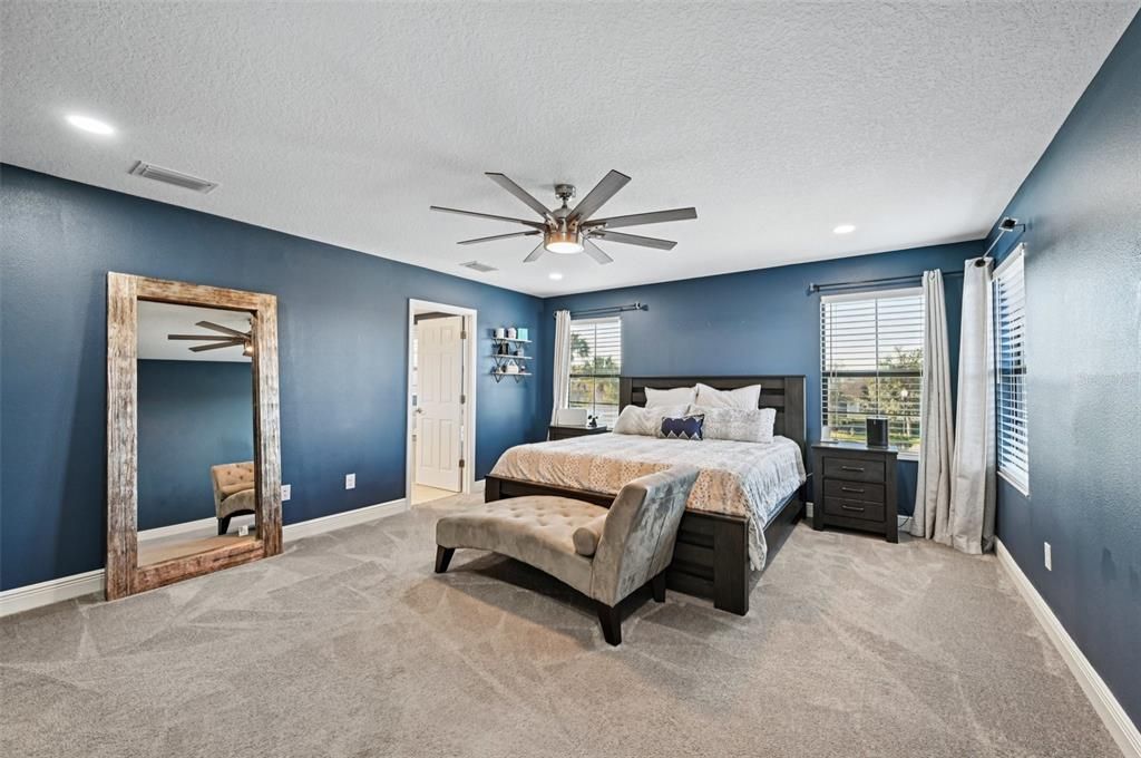 En Venta: $725,000 (5 camas, 3 baños, 3381 Pies cuadrados)