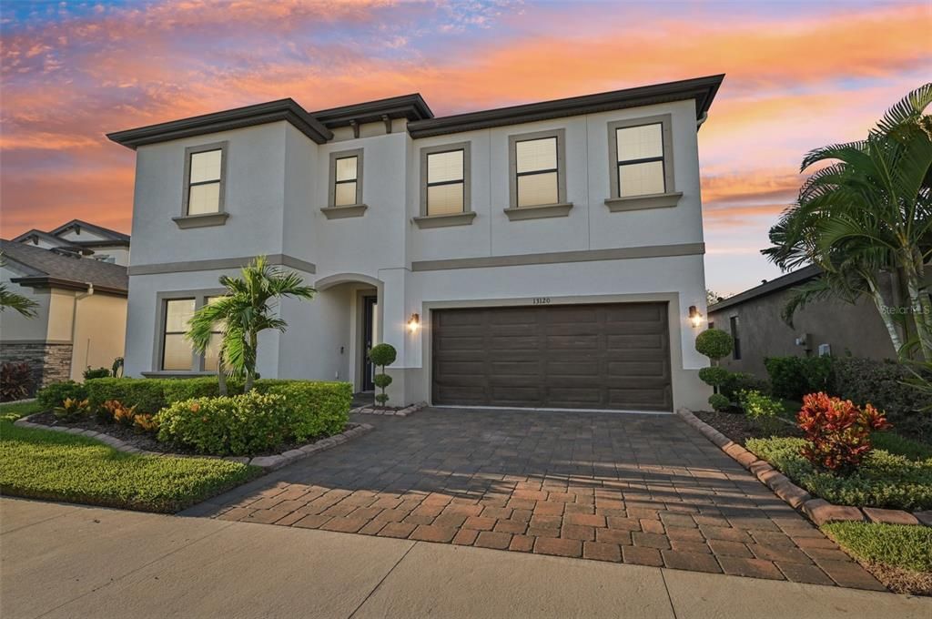 En Venta: $725,000 (5 camas, 3 baños, 3381 Pies cuadrados)